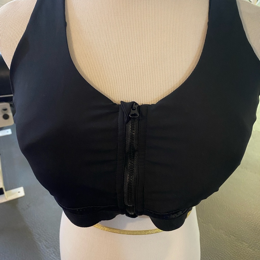 Black Front-Zip Sports Bra